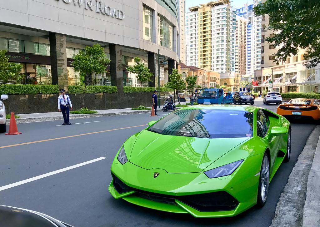 Forbestown Place At The Fort Bgc Taguig Exterior foto